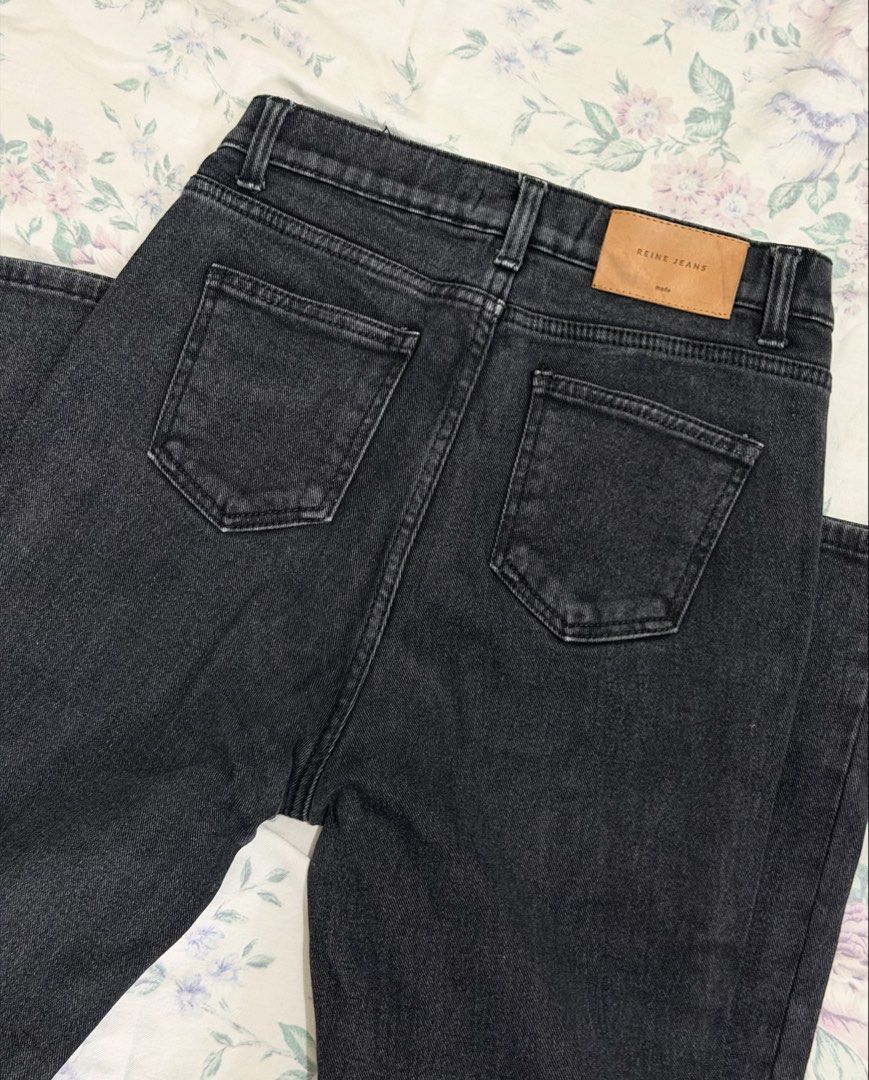 Reine Black Denim Flare Pants (Category: Jeans) located in Cavite. Submitted by princessbd (Listing ID 1454768662, Image 2). Description: • waist: fits 25-26” • flare bottoms • black denim.