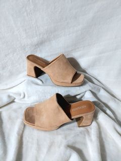 (Category: ) located in . Submitted by gumamela_wardrobe (Listing ID 1454946620, Image 1). Description: .