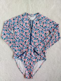 (Category: ) located in . Submitted by closetbykimkirsten (Listing ID 1454876987, Image 1). Description: .