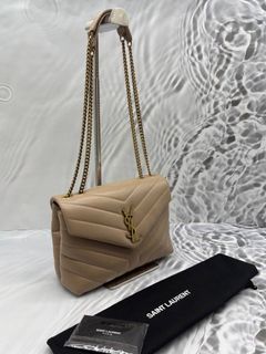 (Category: ) located in . Submitted by redrabbitluxury (Listing ID 1454926475, Image 1). Description: .