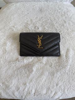 (Category: ) located in . Submitted by closet24 (Listing ID 1454776859, Image 1). Description: .