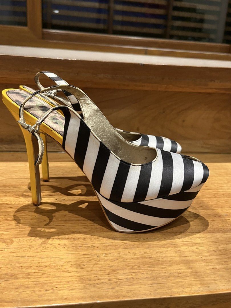 Sam Edelman Black and White Stripe 6 Inch Heels (Category: Heels) located in Pasig City. Submitted by d_cluttered (Listing ID 1454899375, Image 2). Description: Slight stain on the front .