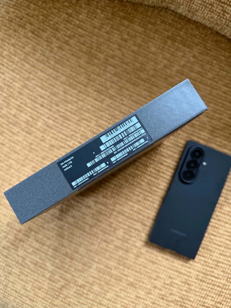 Samsung Galaxy Z Fold 7 1TB (Category: Samsung) located in Cavite. Submitted by cilenat (Listing ID 1454950005, Image 2). Description: 🔥FOR SALE SAMSUNG GALAXY Z FOLD 7 ✅1 TB MEMORY. ✅JET BLACK COLOUR. ✅EXCELLENT CONDITION. ✅SMOOTH RUNNING NO ISSUES. ✅OPEN LINE. ✅WITH COMPLETE BOX AND CHARGER CORD. RFS: UPGRADE TO Samsung Galaxy Z Fold 8.