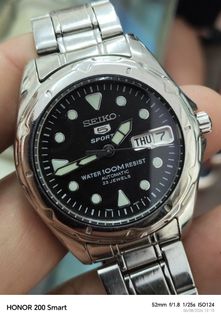 (Category: ) located in . Submitted by skmvintagewatches77 (Listing ID 1454914507, Image 1). Description: .