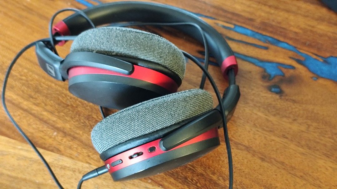 Sennheiser HD 458BT (Category: Headphones & Headsets) located in Pasig City. Submitted by doodadae1212 (Listing ID 1454845168, Image 2). Description: Replaced stock earpads with cotton earpads for extra comfort. Inclusions: Headphones and wire only RFS: Upgraded to better headphones and need funds..