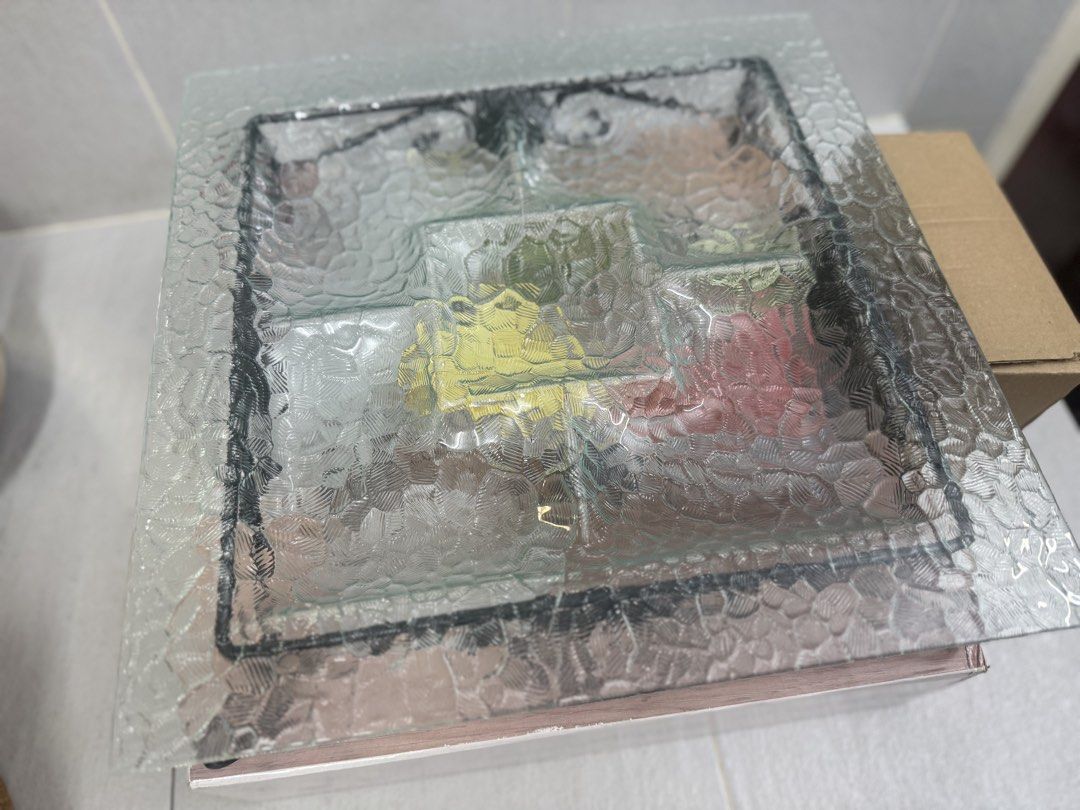 Serving Tray Set (Category: Dinnerware & Cutlery) located in Kuala Lumpur. Submitted by rimoluxury (Listing ID 1454778465, Image 1). Description: 8 piece of serving plate .