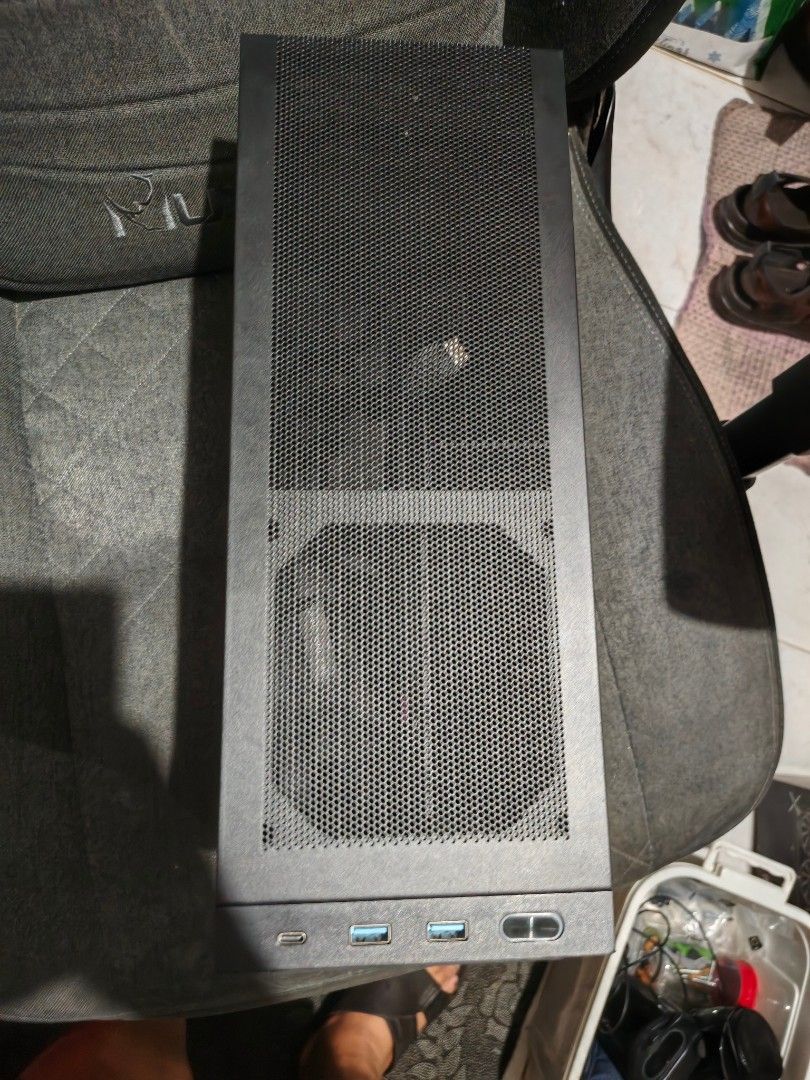 Shiny Snake L300 Mini ITX PC Case (Category: Desktops) located in Manila. Submitted by beansu1907 (Listing ID 1454772948, Image 1). Description: Selling Shiny Snake L300 Mini-ITX PC Case Only used for 7 months. Bought last Dec 2025. Comes with dedicated 3.0 Riser Cable and angled DP Cable Please check last pic for official render Selling Price @ 4K Specifications: CPU Height: 60MM Liquid Cooling: N/A GPU Clearance (MM): 55 x 325 x 135 [PCIe Riser