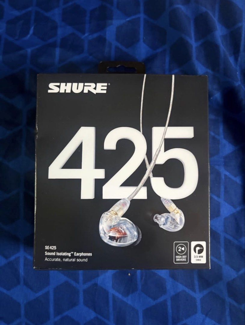 Shure SE425 (Category: Earphones) located in Manila. Submitted by banaepple1979 (Listing ID 1454831559, Image 1). Description: Genuine Shure SE425 (Sealed).