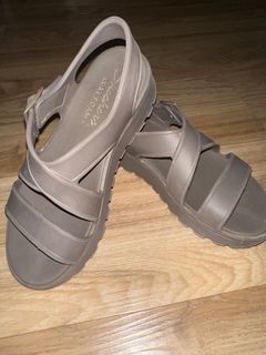 (Category: ) located in . Submitted by from.nur (Listing ID 1454916702, Image 1). Description: .