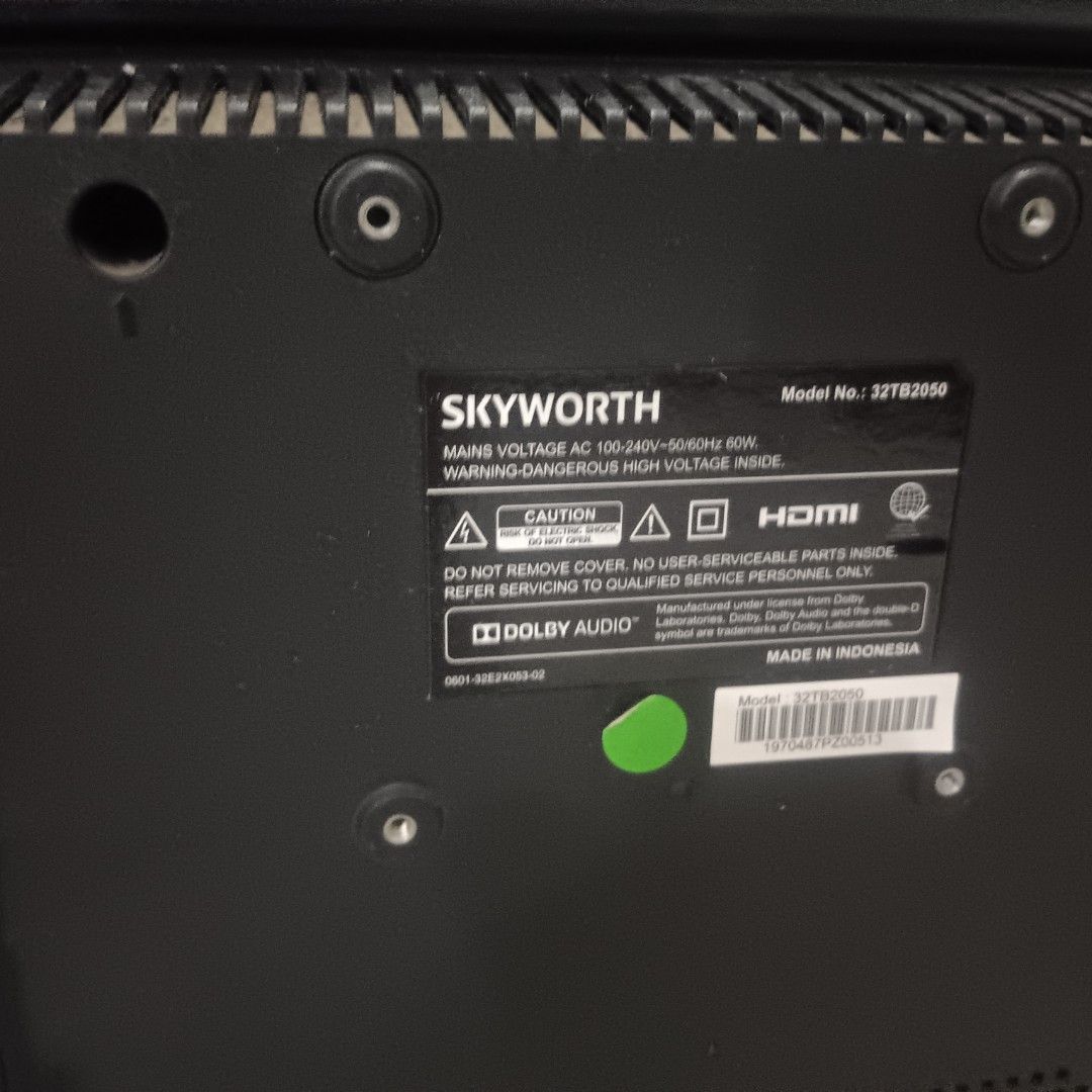 Skyworth 32TB2050 LED TV with Remote (Category: TV) located in Taytay. Submitted by jikuroh (Listing ID 1454839062, Image 3). Description: - Skyworth 32-inch LED TV - Model: 32TB2050 - Features HDMI and USB ports - Comes with original remote - Ideal for bedrooms or small living areas - Tested and confirmed working - Good for tv plus, netflix box Pick up point is SM Bicutan, mode of payment Maya or Cash..