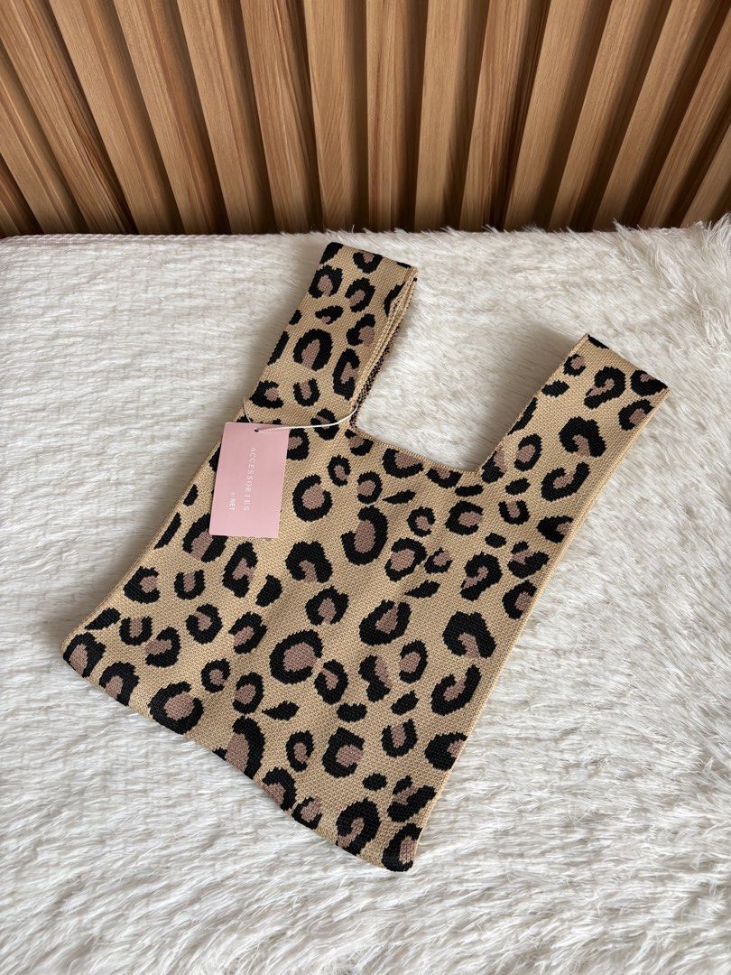 SMALL BAG BY NET ACCESSORIES (Category: Tote Bags) located in Imus. Submitted by dumpitlikeaqueen (Listing ID 1454799031, Image 1). Description: • Store-bought in Taiwan • With tag & paper bag • Open for layaway • Instagram Shop: @dumpitlikeaqueen.