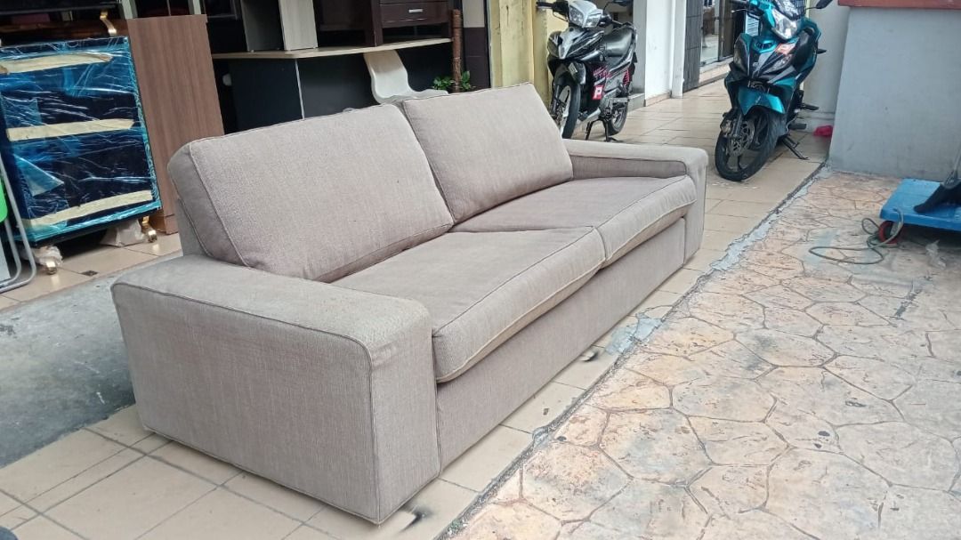 sofa Code:S-39 (Category: Sofas) located in Petaling Jaya. Submitted by micron1786 (Listing ID 1454861962, Image 3). Description: [**Price above DOES NOT INCLUDE of delivery & Installation**] Code :S-39 Available :1 Condition : Goods We are specialist in BUY or SELL New/Used Home Furniture or Office Equipment [ Micron Furniture Trading sdn bhd ] 20 , Jalan PJS 3/46 , Sri Manja Square , Taman Sri Manja , 46000 Petaling Jaya..
