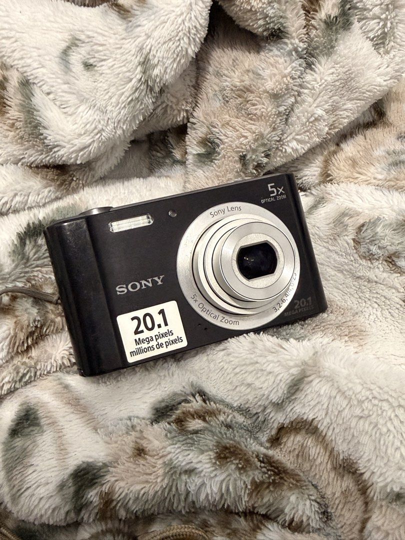 Sony cybershot w800 (Category: Cameras) located in Manila. Submitted by brightcrystal-2239 (Listing ID 1454791766, Image 1). Description: 📸Sony cybershot w800 | 20.1 MP ₱5,000 fix only! ✨Condition: 9/10 ✅works well with flash, red-eye, and takes photo ❗️The camera has: LCD leak (super minimal) 📦Inclutions: - Unit - Type N battery - 4gb SD Card - strap 📍Loc: Navotas 🚚 Ship via J&T or pick-up via lalamove Terms & Condition: • This is a pre-love