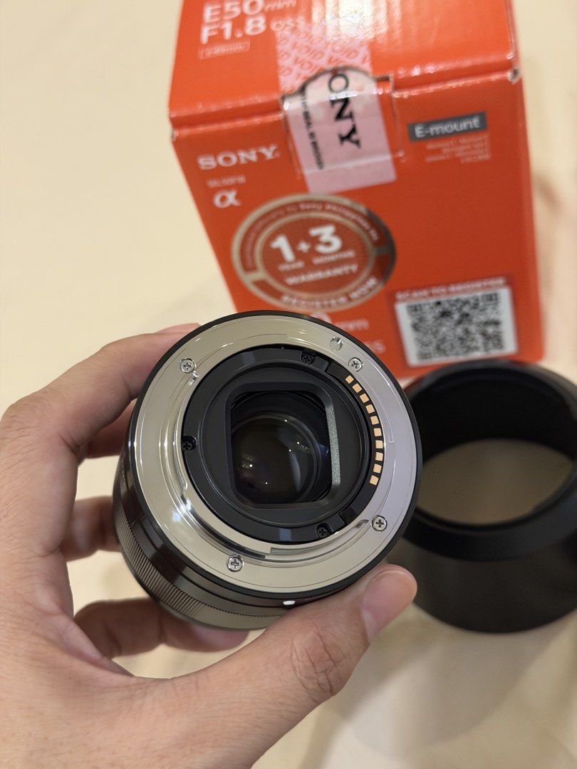 Sony E 50mm F1.8 OSS Lens (Category: Lens & Kits) located in Iloilo. Submitted by judee1010 (Listing ID 1454803123, Image 3). Description: Preloved Item📌📌📌 Sony e mount SEL50F18 E50mm F1.8oss complete good as new ₱10,300 only🧡.