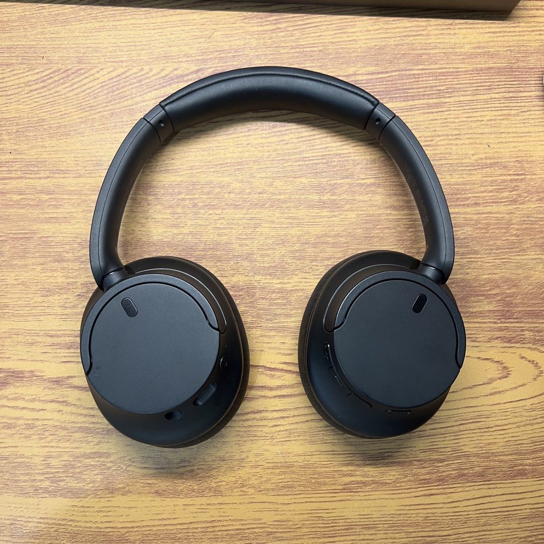 Sony WH-CH720N Headphones (Category: Headphones & Headsets) located in Del Monte. Submitted by csamanthanicole (Listing ID 1454942473, Image 1). Description: - Sony WH-CH720N Wireless Noise Cancelling Headphones - Bought August 2025 (<1 year old) - Comes with original charging cable and jack - Free case - No box.
