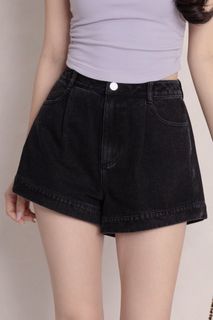 (Category: ) located in . Submitted by clothesaffairs (Listing ID 1454899533, Image 1). Description: .