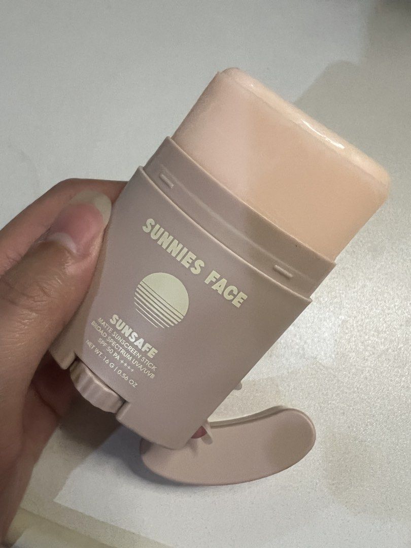 Sunnies Face Sunsafe Sunscreen Stick (Category: Face Care) located in Malabon City. Submitted by catrain25 (Listing ID 1454894505, Image 2). Description: Sunnies Face Sunsafe Sunscreen Stick Used 5 swipes So lightweight with no peeling on skin Rfs decluttering Jnt/Lalamove Pasig or Malabon.