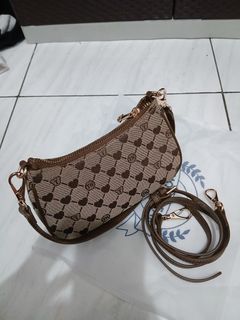 (Kategori: ) berada di . Dikirim oleh marchelinees (ID iklan 1454917411, Gambar 1). Deskripsi: .