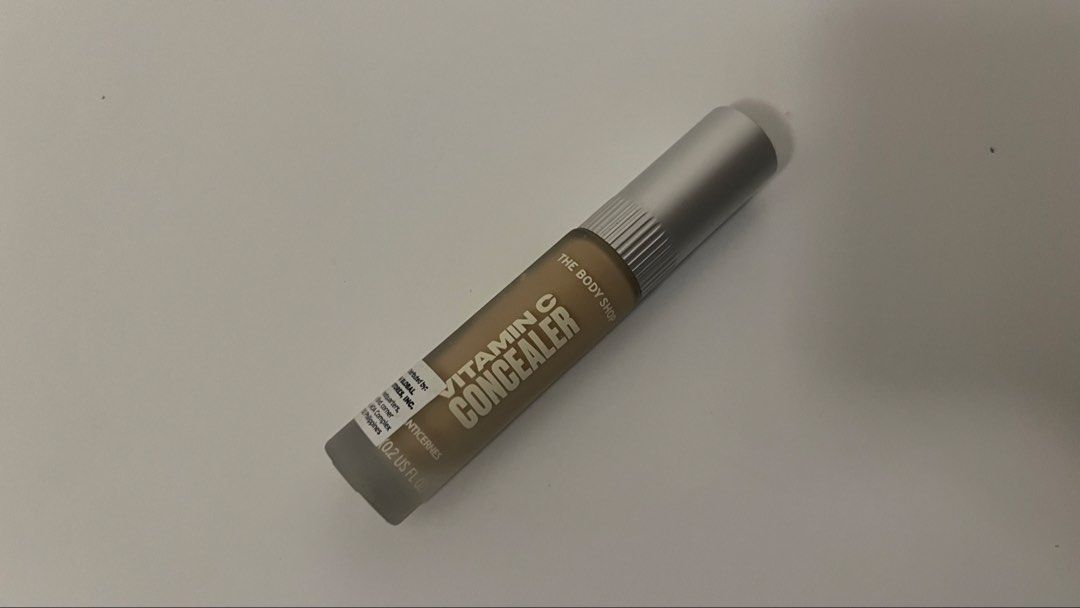 The Body Shop Vitamin C Concealer (Category: Makeup) located in Quezon City. Submitted by andiantonelli (Listing ID 1454819196, Image 1). Description: ⚠️ buy at your own discretion expired 11/2025 you can still use expired makeup naman. never used xx.