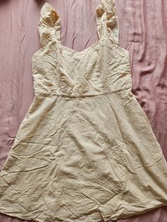 (Category: ) located in . Submitted by rewear_withlove (Listing ID 1454940528, Image 1). Description: .