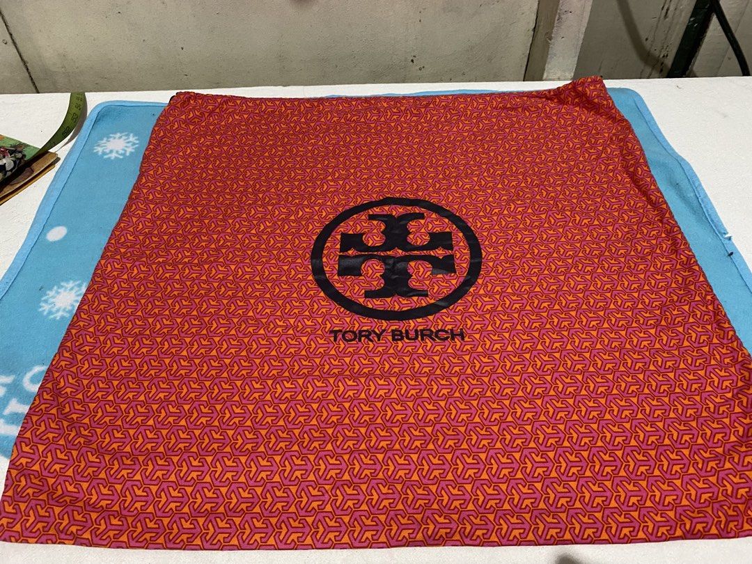 Tory Burch Dust Bag (Category: Luxury Bags & Wallets) located in Manila. Submitted by resi.diaz (Listing ID 1454944207, Image 1). Description: .