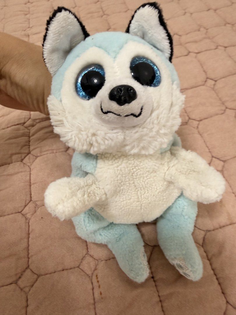 Ty Beanie Boos "Thunder" Husky Plush Toy (Category: Plushies & Soft Toys) located in Urdaneta. Submitted by inahlovetrends (Listing ID 1454919723, Image 1). Description: - Cute Ty Beanie Boos plush toy - "Thunder" the husky - Big sparkly blue eyes - Soft blue and white fur - Measures about 6 inches tall - Great for collectors or as a gift - Comes from a smoke-free home.