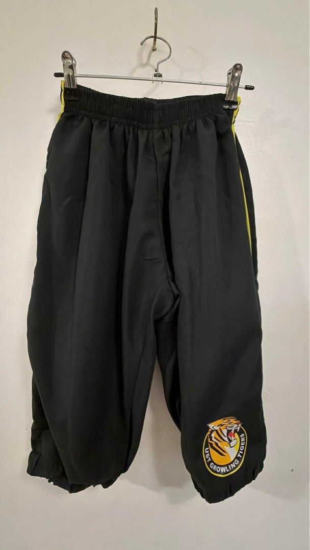 UST PATHFIT UNIFORM (fitness) (Category: Sets or Coordinates) located in Lucban. Submitted by amandabdel87777 (Listing ID 1454773243, Image 2). Description: Xs-S Lady owned Good as new.
