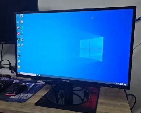 ViewSonic Computer Monitor (Category: Monitor Screens) located in Binangonan. Submitted by itomi (Listing ID 1454756558, Image 2). Description: - 24inch full hd - Vga / hdmi port - Sleek black ViewSonic computer monitor - Good screen size for everyday tasks - Convenient buttons located on the bottom bezel - Ready to use .