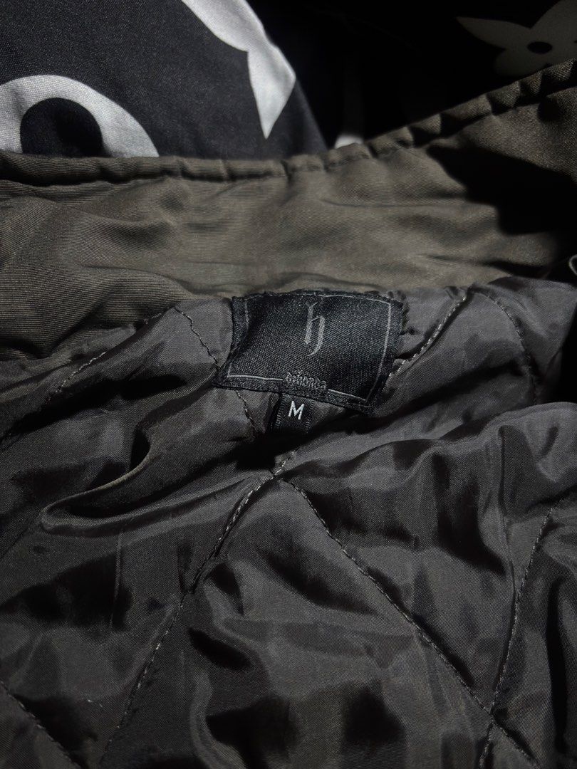 vintage dj honda puffer jacket (Category: Coats, Jackets and Outerwear) located in Caloocan City. Submitted by patrickstarr_ (Listing ID 1454915924, Image 3). Description: Olive green puffer jacket, size M. Features quilted lining, zipper/button closure, and multiple pockets. Perfect for cold weather. i have when worn pic dm if need.