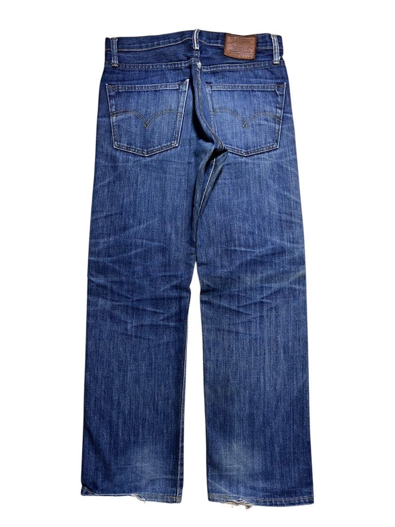 VINTAGE LEVIS BIG E 501XX SELVEDGE LEATHER PATCH PANTS (Category: Jeans) located in Las Pinas. Submitted by greedythrifterz (Listing ID 1454796317, Image 2). Description: VINTAGE LEVIS BIG E 501XX SELVEDGE LEATHER PATCH PANTS DIMES- WIDTH 32, LENGTH 40, THIGHS 12 LEG OPEN 8.5 (ALL INCHES) ISSUE- SIGN OF USAGE (CHECK PIC) FREESHIP AND NEGOTIABLE .