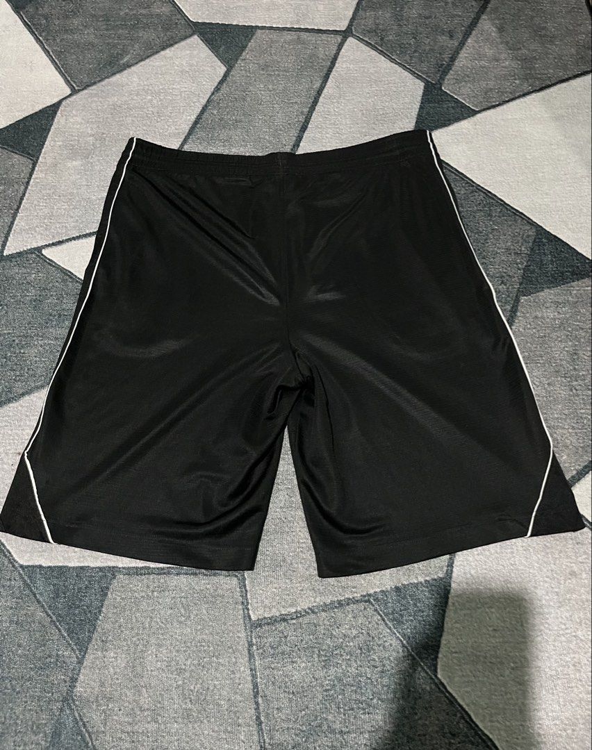 Vintage Nike Shorts (Category: Shorts) located in Cabanatuan. Submitted by nik.ko (Listing ID 1454751883, Image 2). Description: Vintage Nike Shorts Mens Size L on tag Waist 18 Lenght 23 Leg opening 12.5 Excellent condition Issue minimal ripped Nueva ecija Price 600 fix + sf j&t.