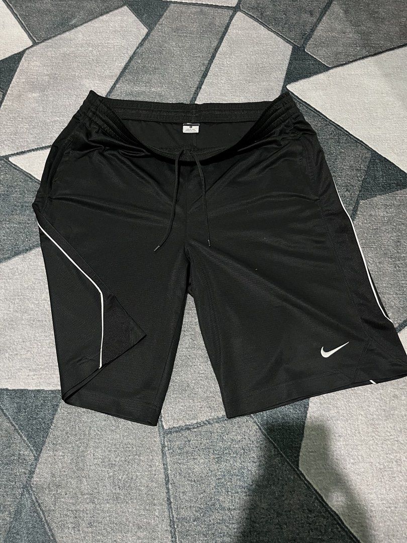 Vintage Nike Shorts (Category: Shorts) located in Cabanatuan. Submitted by nik.ko (Listing ID 1454751883, Image 1). Description: Vintage Nike Shorts Mens Size L on tag Waist 18 Lenght 23 Leg opening 12.5 Excellent condition Issue minimal ripped Nueva ecija Price 600 fix + sf j&t.