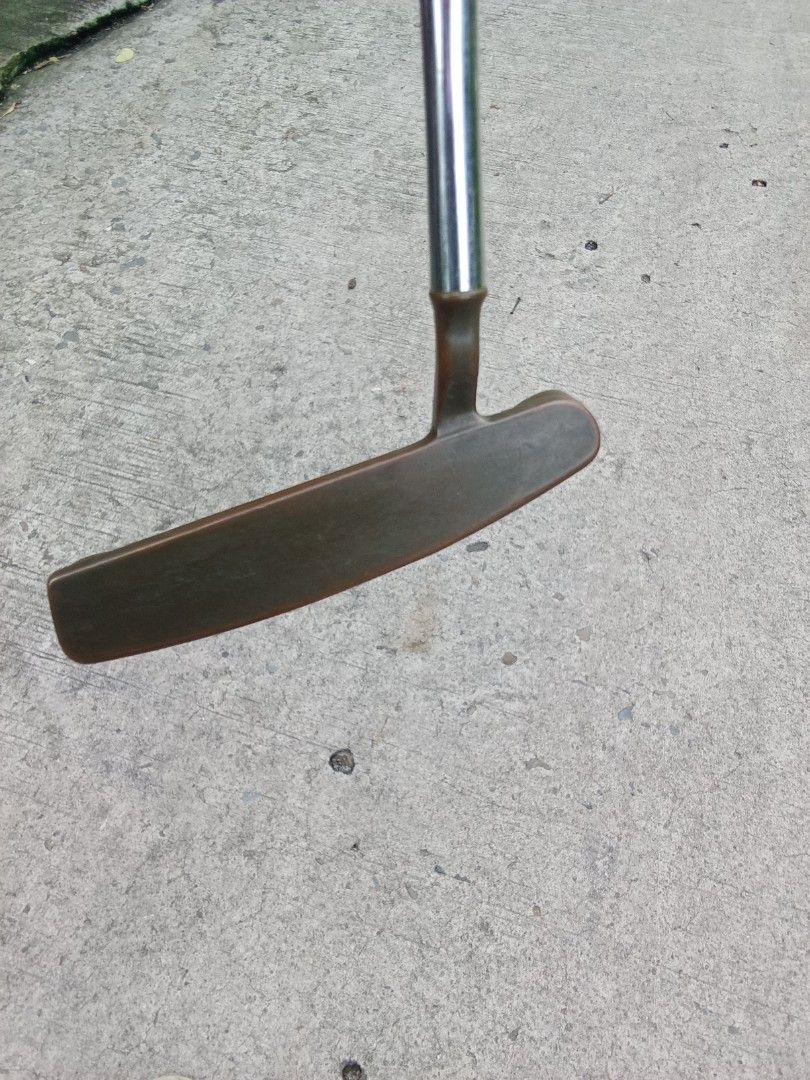 vintage Ping Zing 2 putter, Right Handed (Category: Golf) located in San Pedro. Submitted by trisheljas_japansurplus (Listing ID 1454936787, Image 3). Description: 📍For Sale📍 vintage Ping Zing 2 putter, right handed Steel shaft location 📍 Filinvest Homesite barangay bagong silang san pedro laguna 📍.