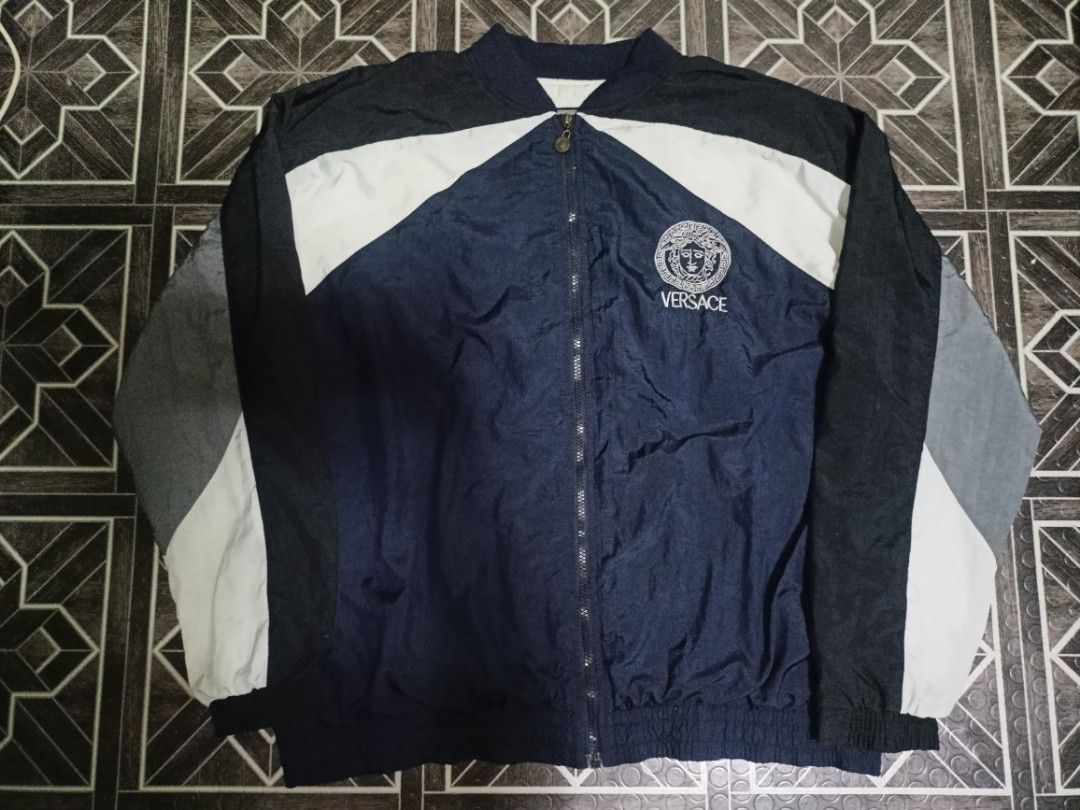 Vintage Versace Jeans Couture (Category: Activewear) located in Davao. Submitted by dukekervy (Listing ID 1454884600, Image 2). Description: Vintage Versace Jeans Couture Wind Breaker Bomber Jacket Size XL Very Good condition authentic 💯 3 pockets Made in italy.