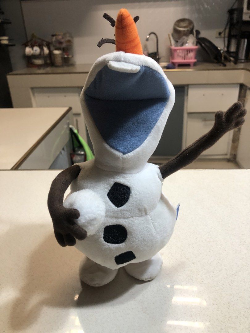 Walking Olaf Battery operated (Category: Interactive Toys) located in Caloocan City. Submitted by vansellstuff123 (Listing ID 1454894610, Image 2). Description: FROZEN WALKING OLAF(untested)Perfect christmas decor TANAY RIZAL LOC!.