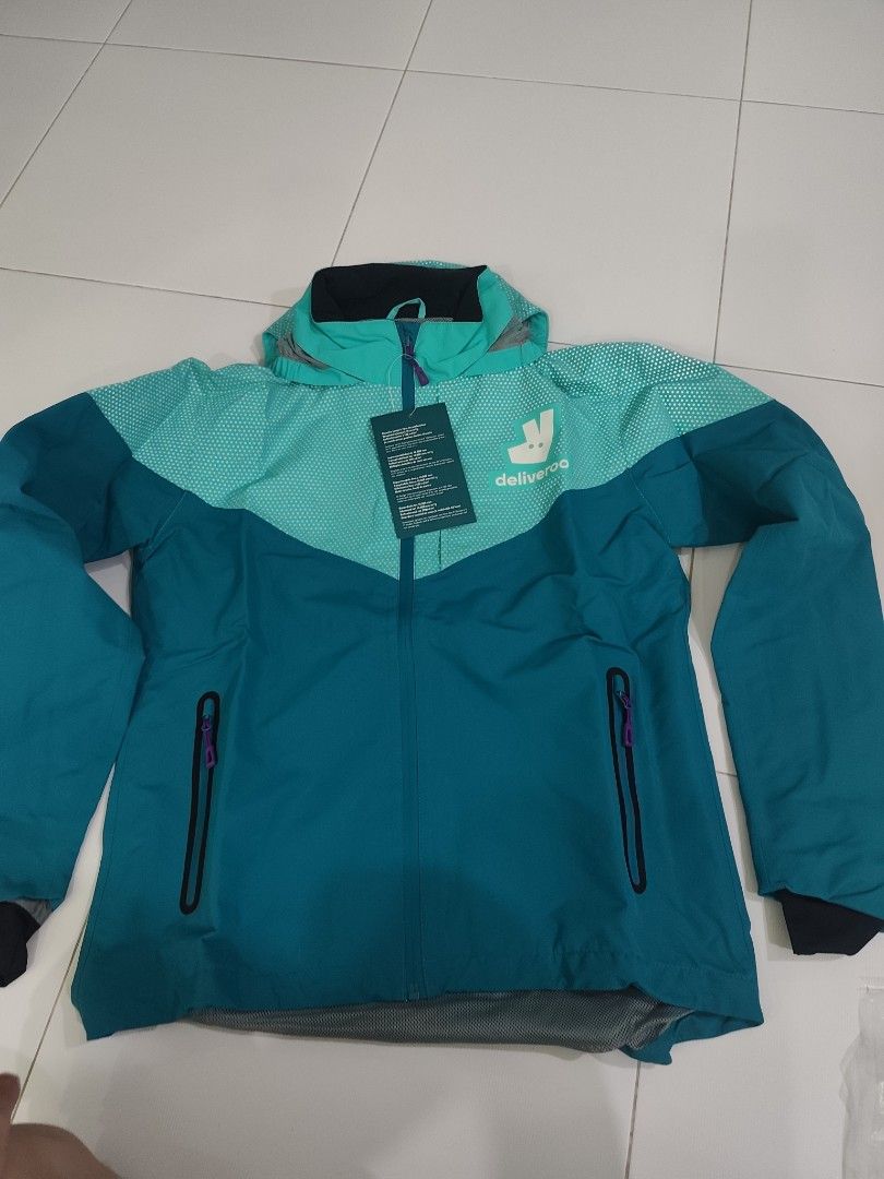 waterproof shell (Category: Motorcycle Accessories) located in Singapore. Submitted by dh6847 (Listing ID 1454863407, Image 2). Description: deliveroo rain coat.