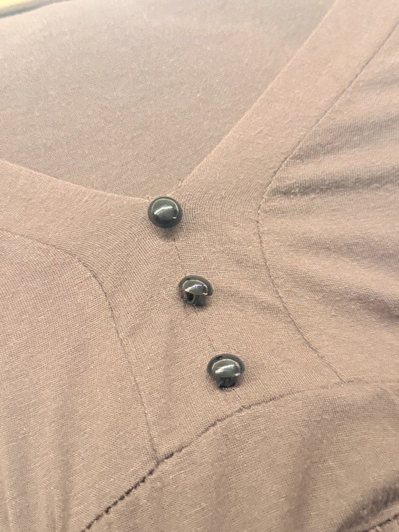 Y2k Cottagecore Brown Half-Leeve Top (Category: Others Tops) located in Quezon City. Submitted by ccmirae (Listing ID 1454900163, Image 2). Description: Fabric is stretchy and fitting.
