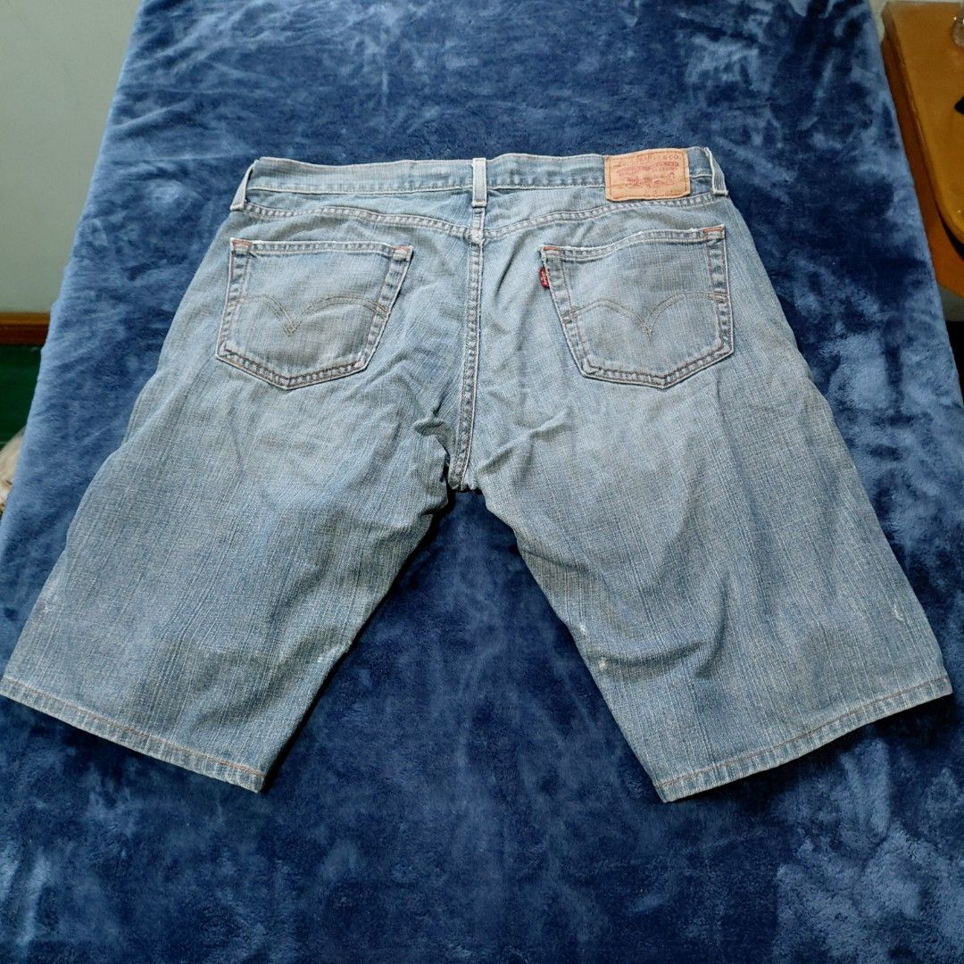 Y2K Levis 514 Slim Straight Denim Shorts (Category: Shorts) located in Aringay. Submitted by lloybaltazar (Listing ID 1454886677, Image 2). Description: Deadstock kaya wala problema sa tela, just the wash tag and back tag.
