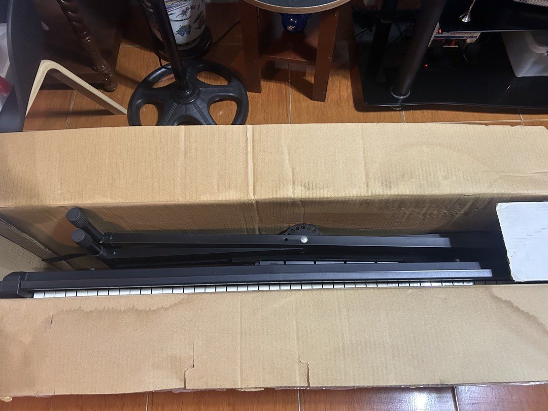 YAMAHA PSR-EW300 (Category: Musical Instruments) located in Manila. Submitted by bihooncart (Listing ID 1454894415, Image 3). Description: .