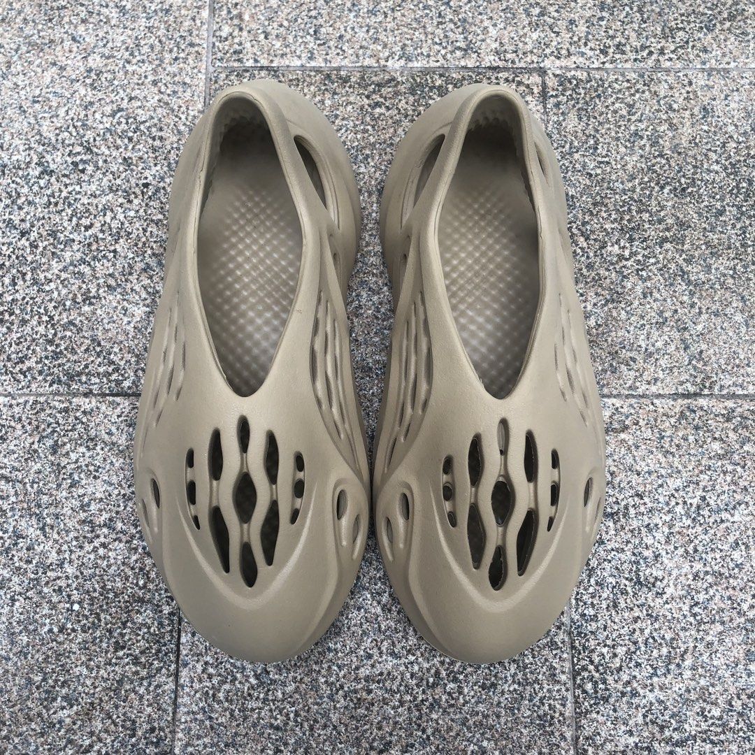 Yeezy Foam Runner (Category: Slippers & Slides) located in Nabua. Submitted by lootsnclothes (Listing ID 1454837665, Image 2). Description: Adidas yeezy foam RNNR Size: 9 Style: Casual / Streetwear Color: Dessert sand Unisex Mine: 1000 + sf (Negotiable / Best offer) Steal: 1200 + sf Grab: 1400 free shipping • Good as New • Unauthorized Authentic • Color may vary due to lighting • Dm me if interested ‼️Not bought from ukay / thrifted‼️ Personally 