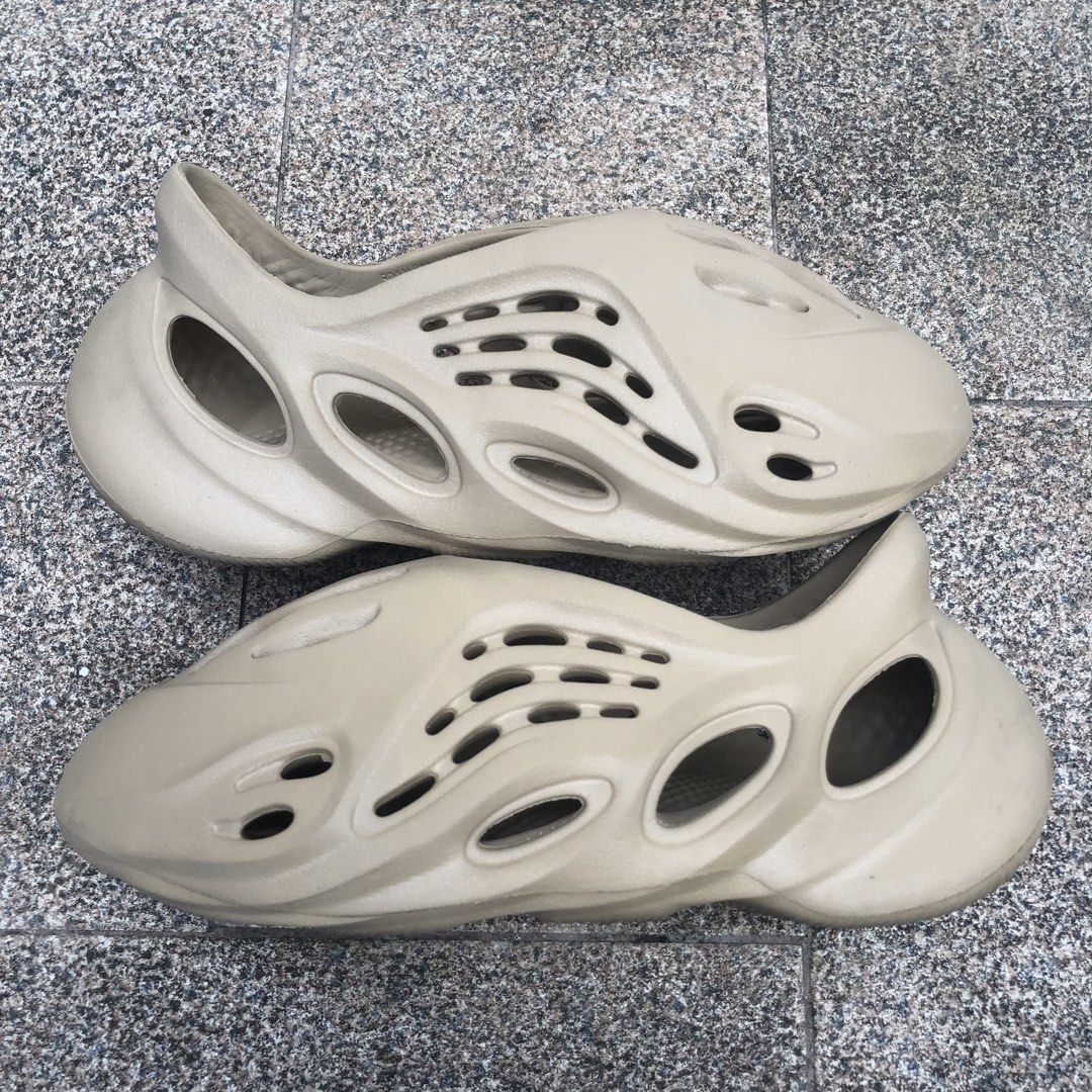 Yeezy Foam Runner (Category: Slippers & Slides) located in Nabua. Submitted by lootsnclothes (Listing ID 1454837665, Image 1). Description: Adidas yeezy foam RNNR Size: 9 Style: Casual / Streetwear Color: Dessert sand Unisex Mine: 1000 + sf (Negotiable / Best offer) Steal: 1200 + sf Grab: 1400 free shipping • Good as New • Unauthorized Authentic • Color may vary due to lighting • Dm me if interested ‼️Not bought from ukay / thrifted‼️ Personally 