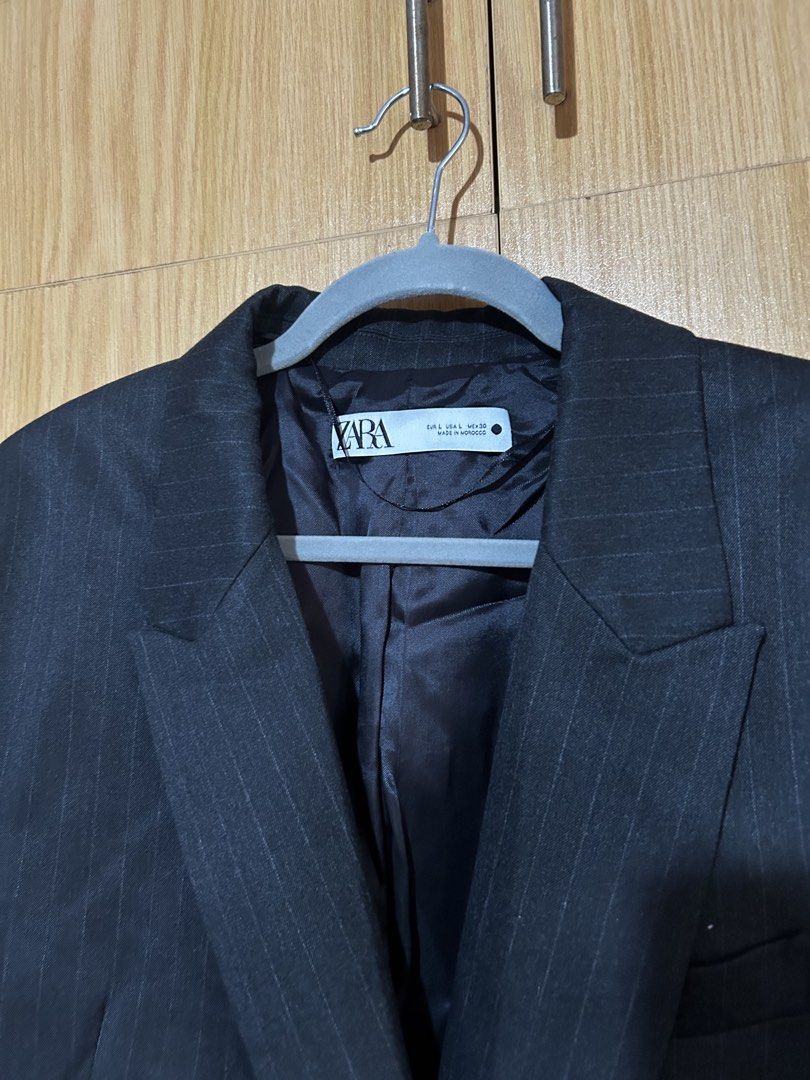 zara black striped suit double breasted blazer coat (Category: Coats, Jackets and Outerwear) located in Mabalacat. Submitted by icedoatmatcha (Listing ID 1454843843, Image 2). Description: zara black striped suit double breasted blazer coat - never worn after buying - with extra buttons - has shoulder pads .