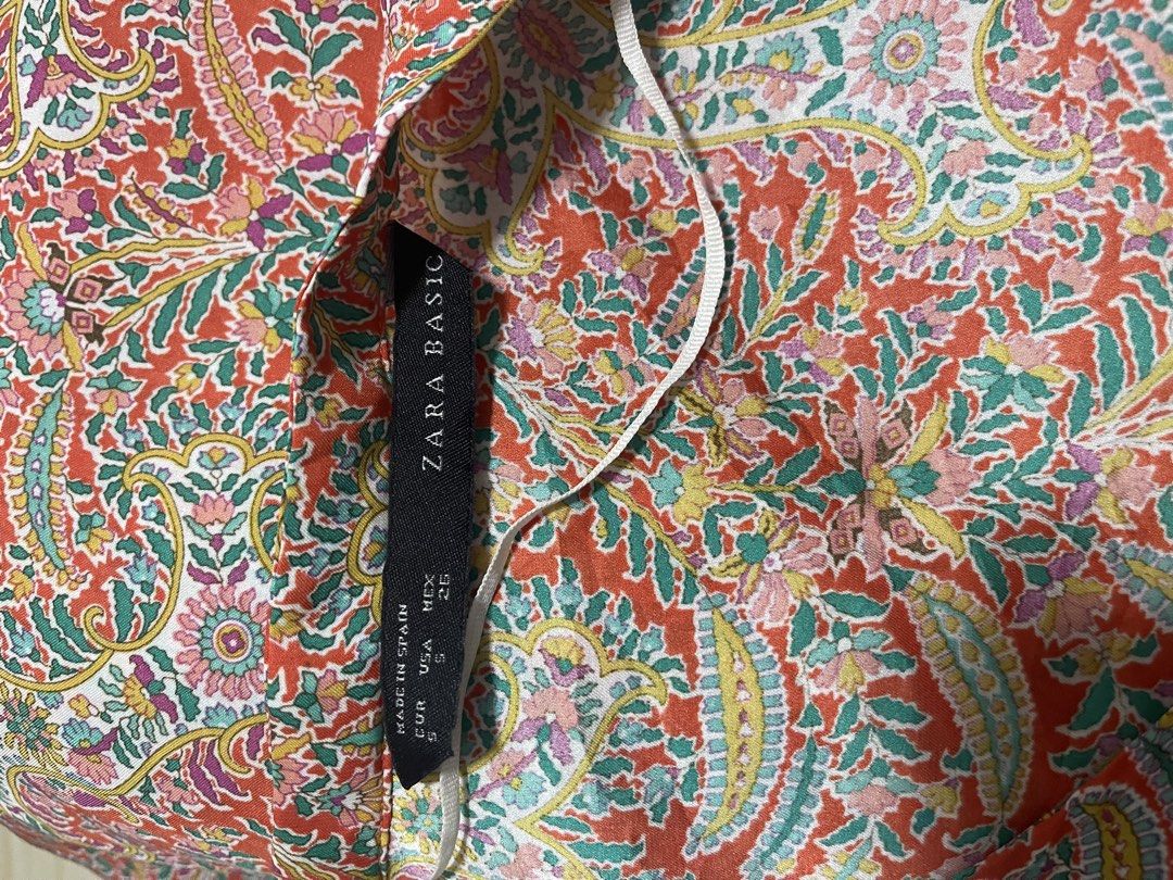 Zara Dress (Category: Dresses) located in Taguig. Submitted by declutterwmeeeeee (Listing ID 1454913528, Image 2). Description: .