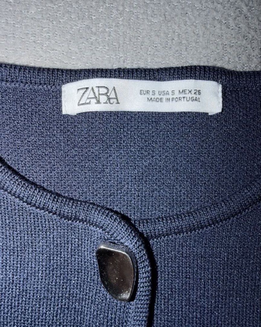Zara Navy Blue Knit Vest (Category: Sleeveless) located in Quezon City. Submitted by declutteringgn (Listing ID 1454789077, Image 3). Description: Bought here in carousell Rfs too smol for me.