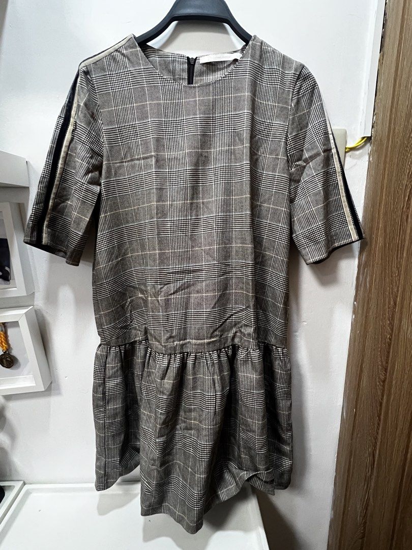 Zara Plaid Dress (Category: Dresses) located in Cainta. Submitted by chainm (Listing ID 1454810942, Image 1). Description: LP Listed! No lowballing❌.