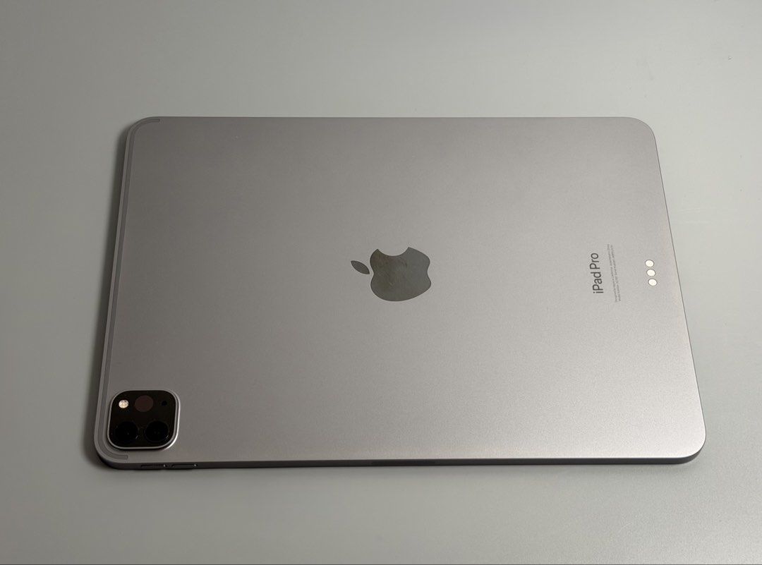 256GB - Apple iPad Pro 11-inch M2 (4th Gen) (Category: iPad) located in Manila. Submitted by gadgethavenph (Listing ID 1454965450, Image 3). Description: 𝐀𝐕𝐀𝐈𝐋𝐀𝐁𝐋𝐄 (𝐏𝐑𝐄𝐎𝐖𝐍𝐄𝐃) Apple iPad Pro 11-inch M2 (4th Gen) | Space Gray 𝐏𝐫𝐢𝐜𝐞 : ₱32,990 In excellent working condition, smooth overall with no issues at all. Everything is working perfectly, including Face ID, cameras, speakers, microphone, and all buttons. 91% battery health