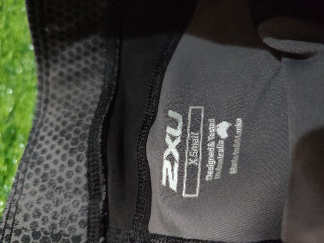 2XU Compression tights (Category: Activewear) located in Cebu City. Submitted by deadjay84 (Listing ID 1455019765, Image 3). Description: - Brand: 2XU - Type: Compression Shorts - Color: Black & Grey - Size: XS - in good condition - Features: Unique hexagonal pattern, 2XU logo on side - Origin: Designed & Tested in Australia, Made in Sri Lanka - Ideal for: Workouts, running, and athletic activities Pls see attached photo for more details Cebu Loc