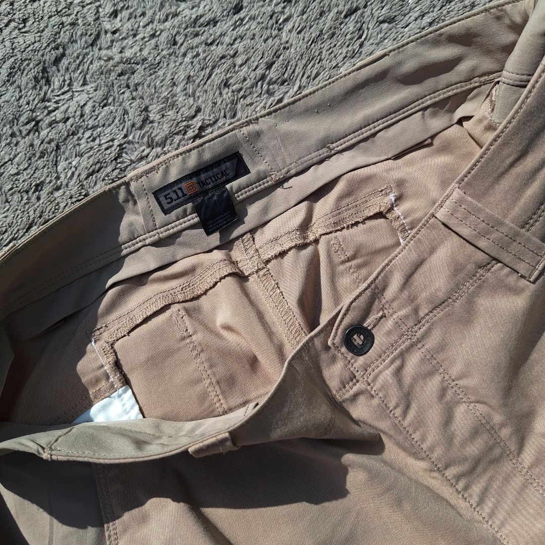 511 Cargo Short (Category: Shorts) located in Calatrava. Submitted by freecyclethreads (Listing ID 1455127803, Image 2). Description: ♻️ 511 Cargo Pants converted to Short ➡️ Size: Width - 40, Length - 21 ➡️ Excellent condition ➡️ Courier: J&T.