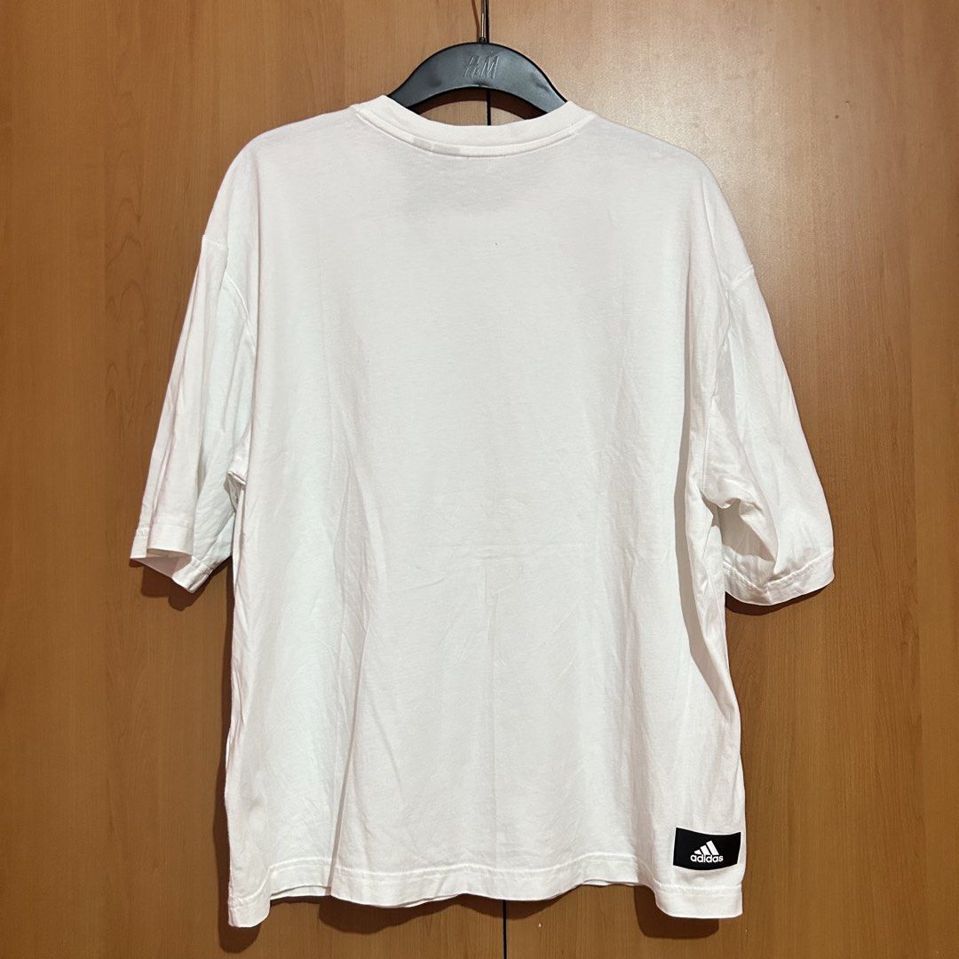 Adidas Boxy Shirt (Category: Tshirts & Polo Shirts ) located in Mandaluyong City. Submitted by vwonu (Listing ID 1455091177, Image 2). Description: Width 22 Length 26.