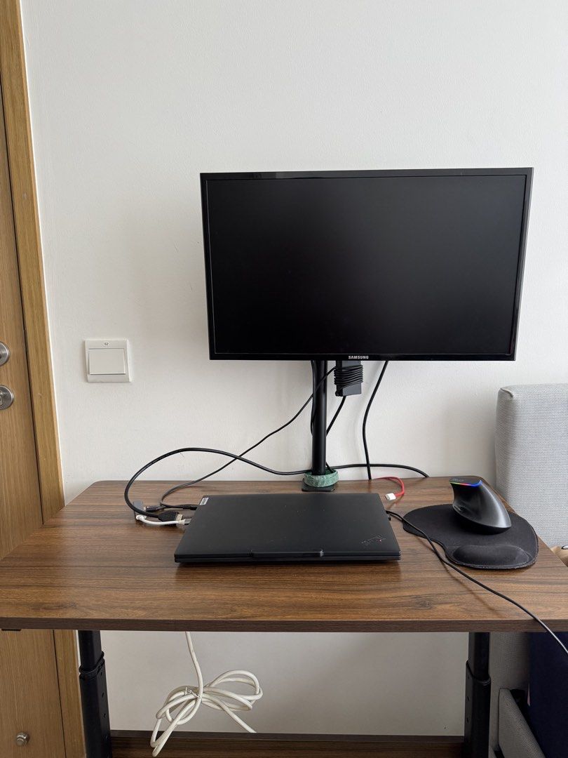 Adjustable standing computer table (Category: Tables & Sets) located in Singapore. Submitted by kjajesh (Listing ID 1455044094, Image 1). Description: Adjustable standing desk. Less than 5month, hardly used Selling due to clearing space .